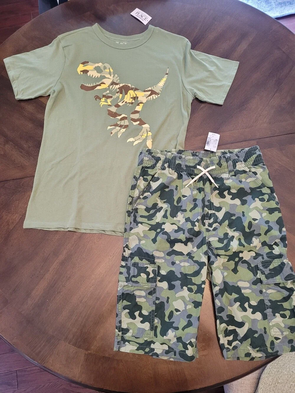 Children Place Green Camo Dino Tee and Cargo Shorts Set NWT Size 14